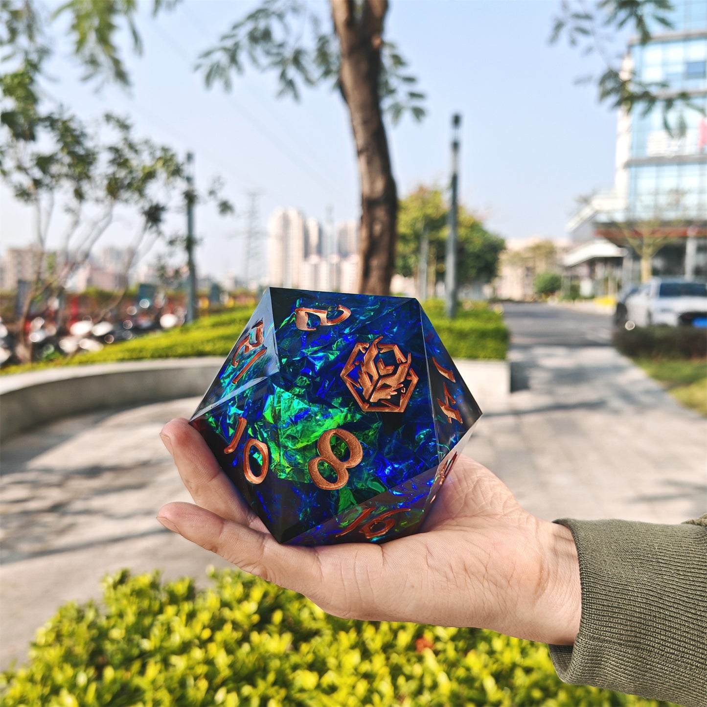 Captured Magic 100mm Chonk D20 - Red & Blue