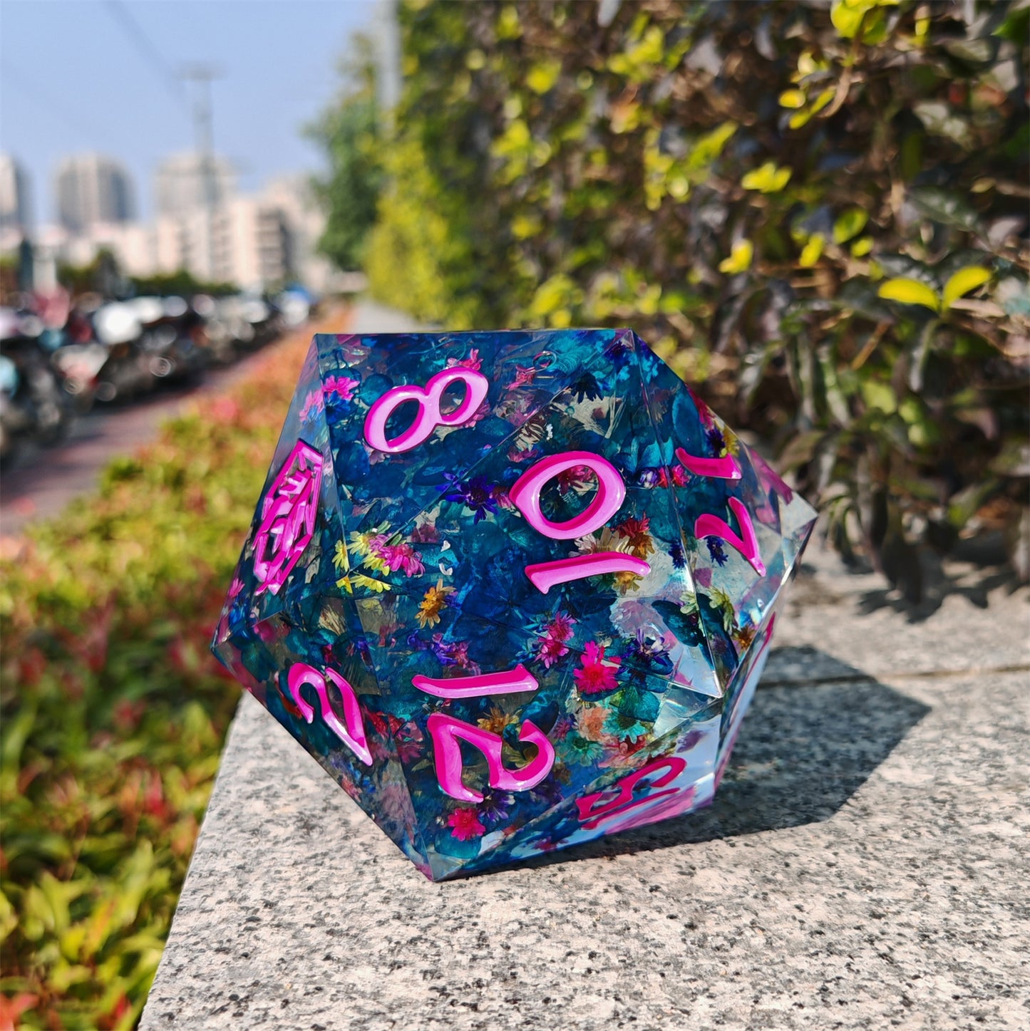 Captured Magic 100mm Chonk D20 - Vapor Wave